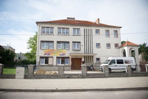 18